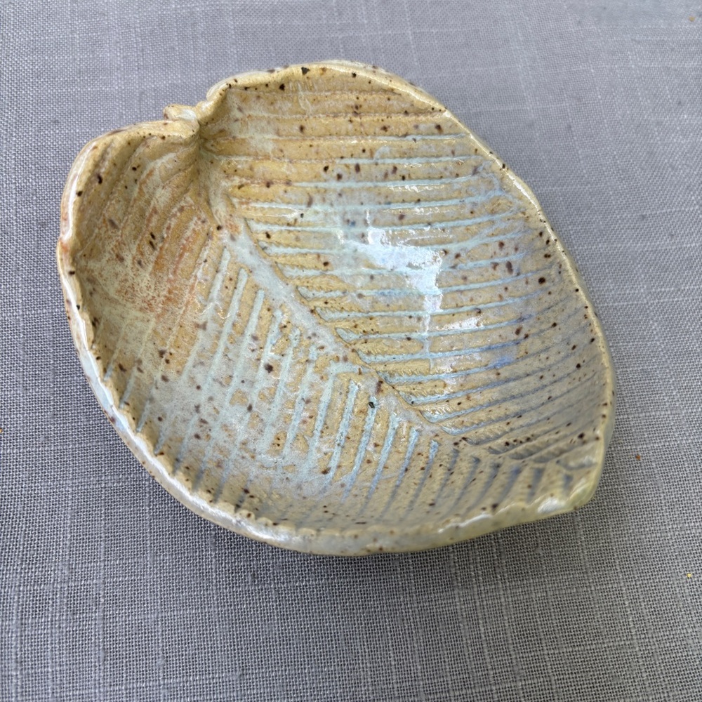 Small Ceramic Leaf Bowl / Trinket Dish